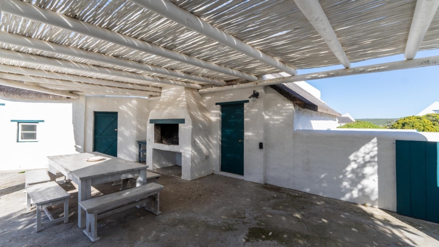 5 Bedroom Property for Sale in Struisbaai Western Cape